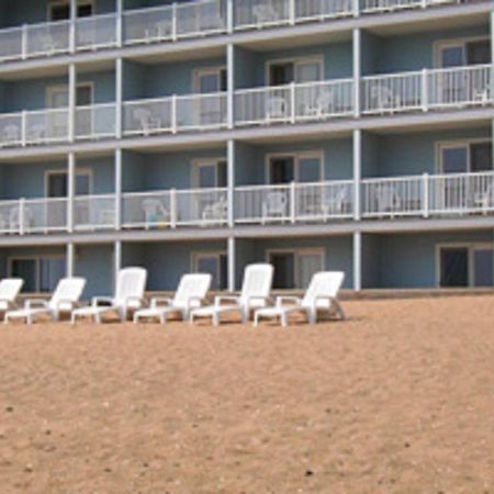 Grand Mackinaw Beachfront And Waterpark Mackinaw City Eksteriør billede